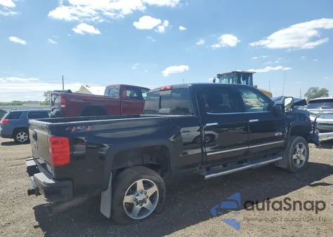 2018 Chevrolet Silverado K2500 High Country z USA, uszkodzony, nr VIN 1GC1KXEY4JF107380
